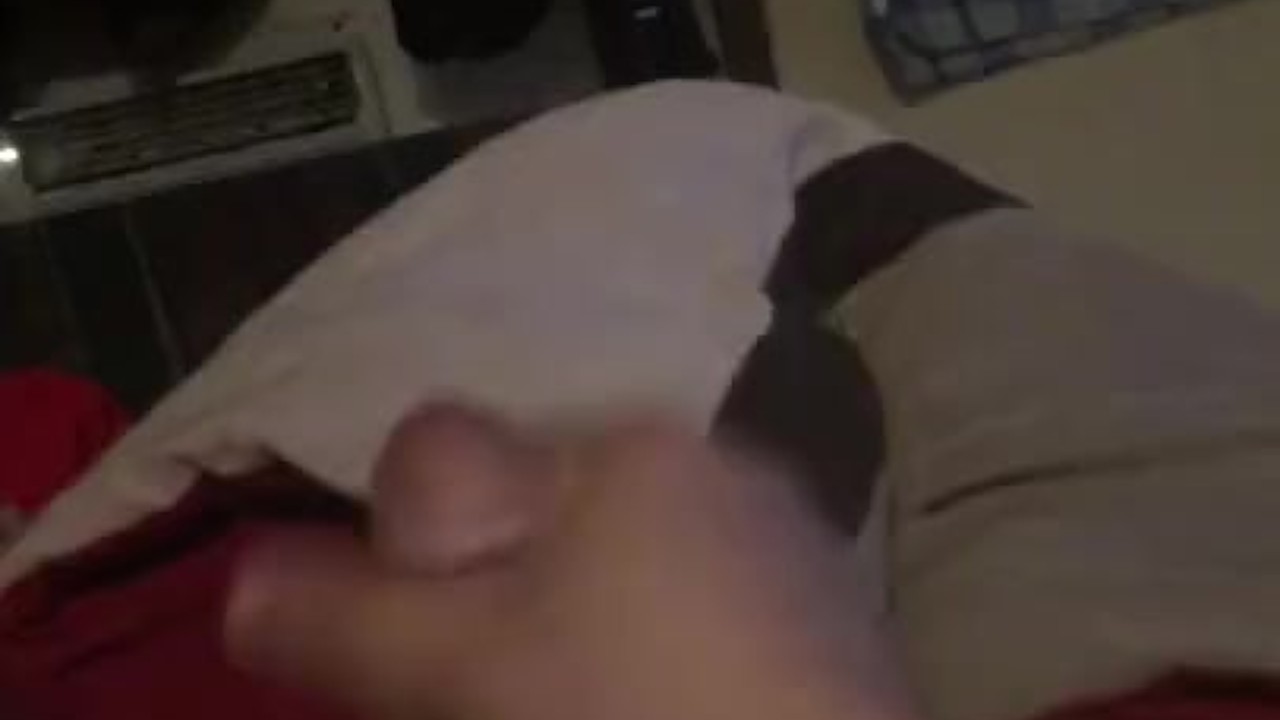 Guy Masturbates to Orgasm Alone