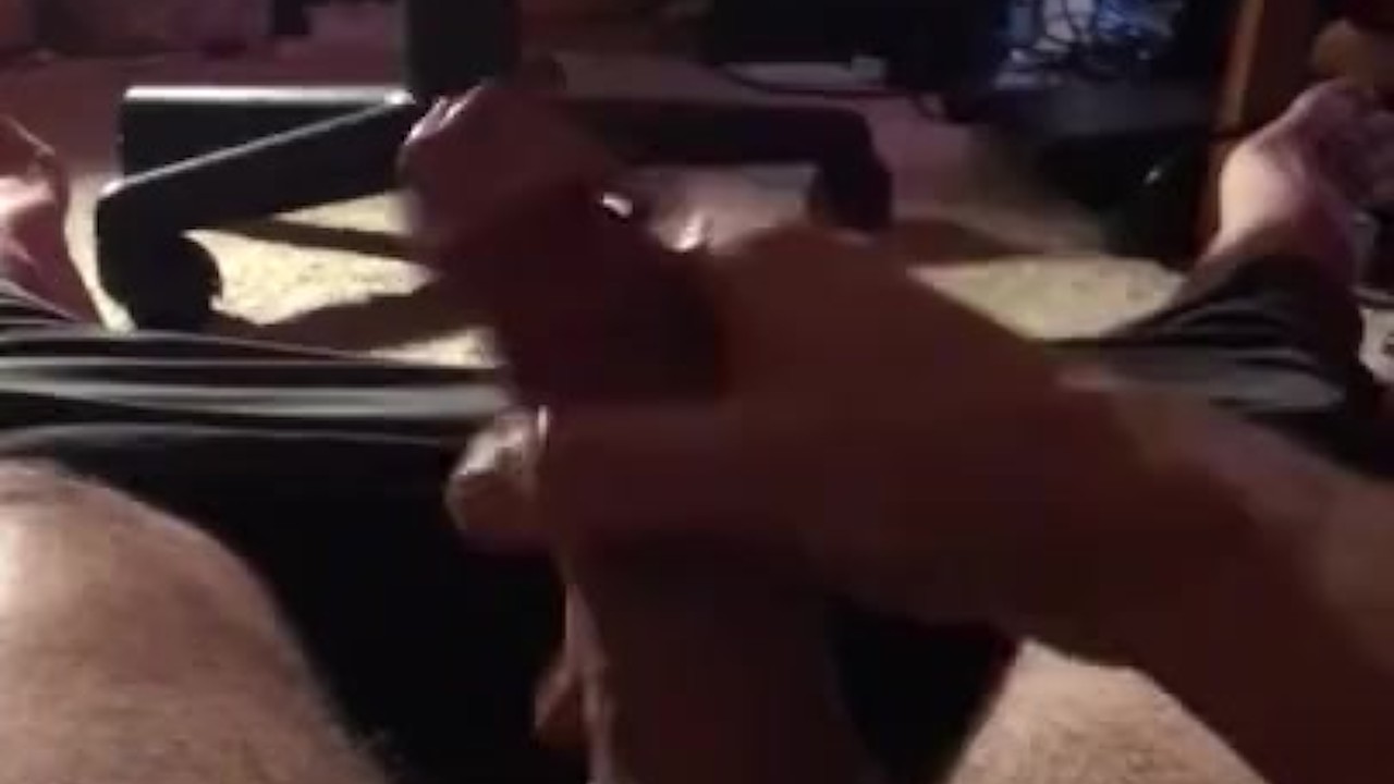 Morning Wood Leads to Intense Jerking Off