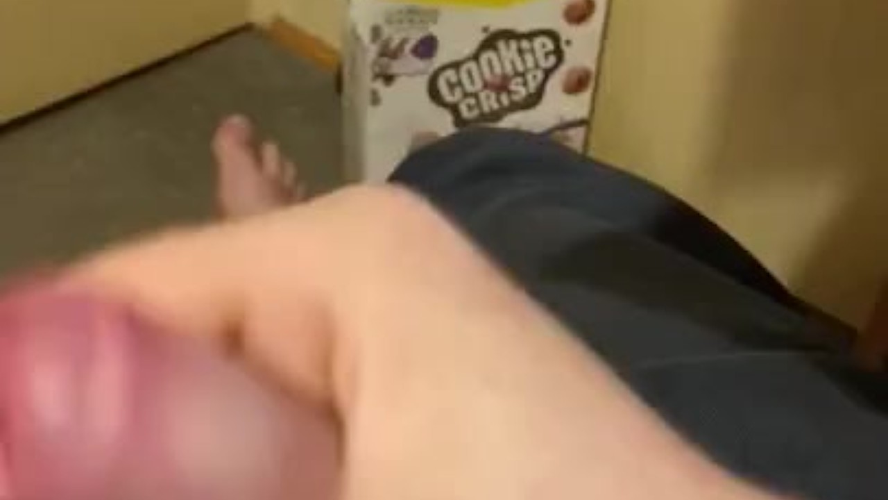 Solo Guy Jerks Off Quickly
