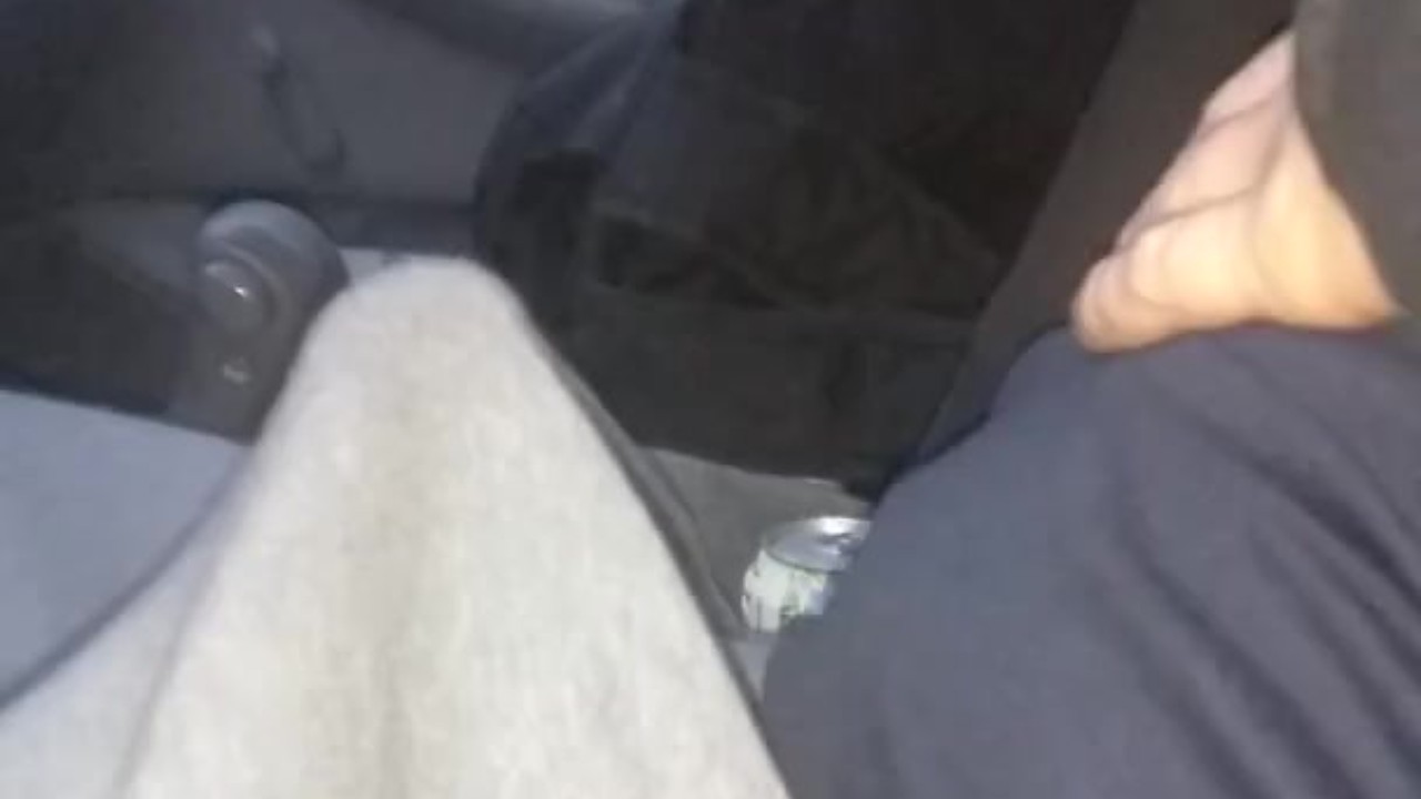 Guy Masturbates in Car with Quick Orgasm