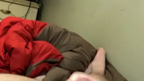 Muscular Guy Masturbates to Relief