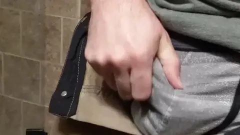 Young Twink Gives Himself a Solo Handjob