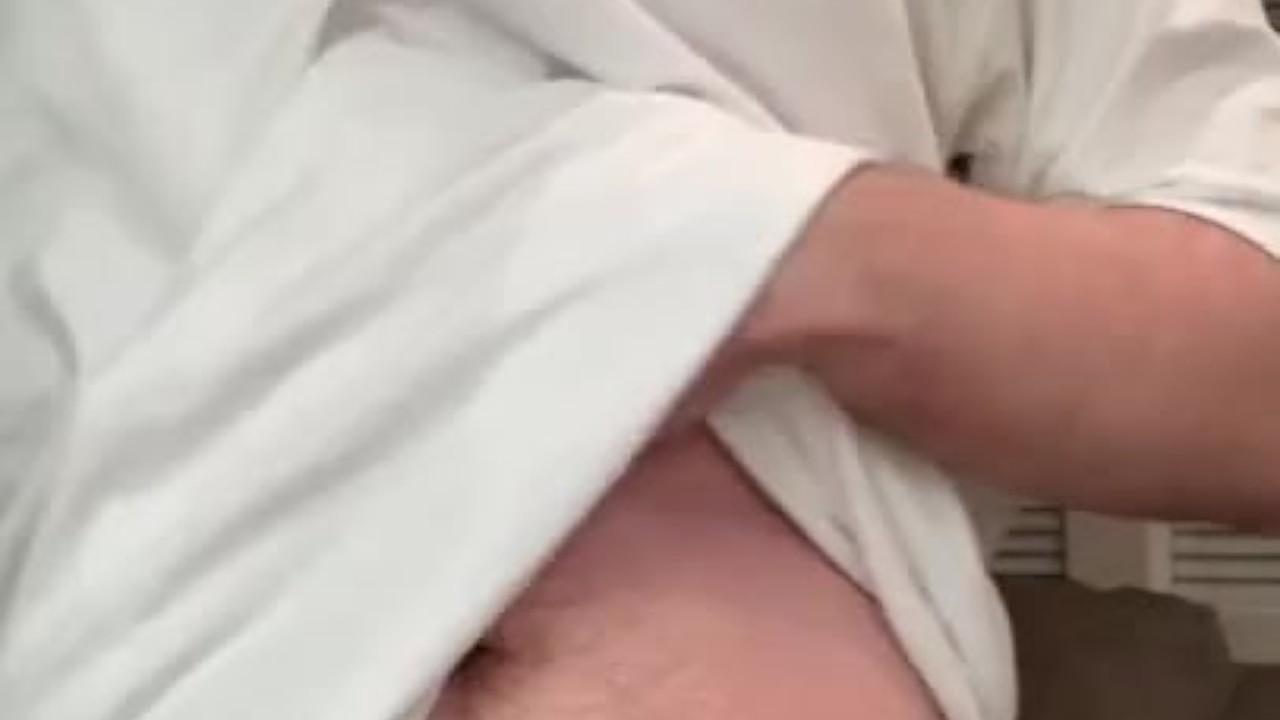 Twink Shakes His Ass in Seductive Dance