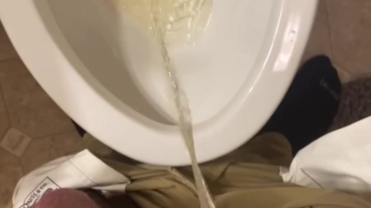 Married Guy Urinates on Camera
