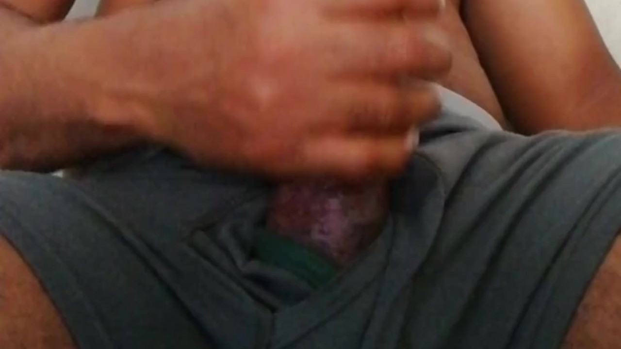 Black Stud Gives Erotic Massage
