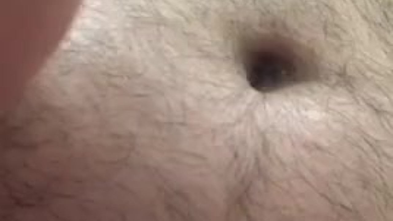 Chubby Gay Guy Shows Off His Body
