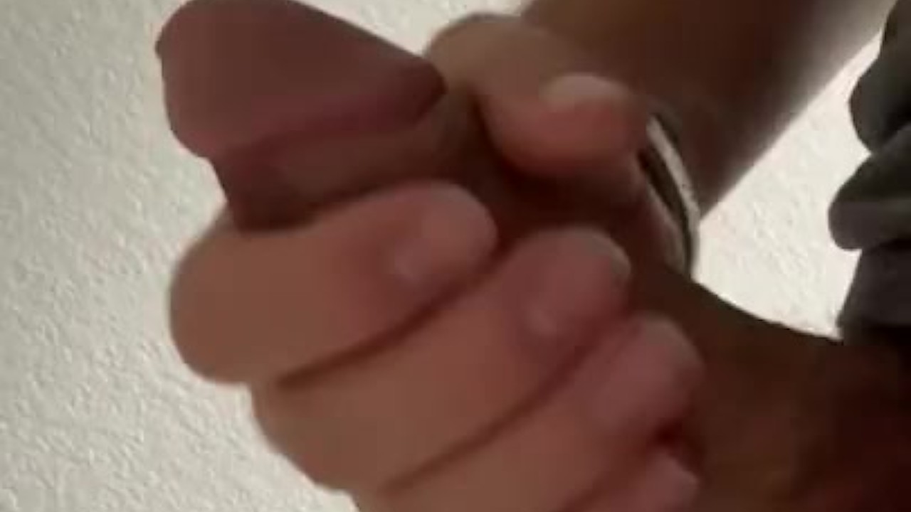 Solo Guy Jerks Off Quickly