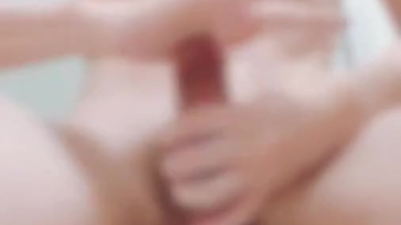 Guy Masturbates in Shower