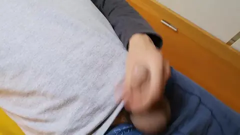 Solo Guy Jerks Off on Camera