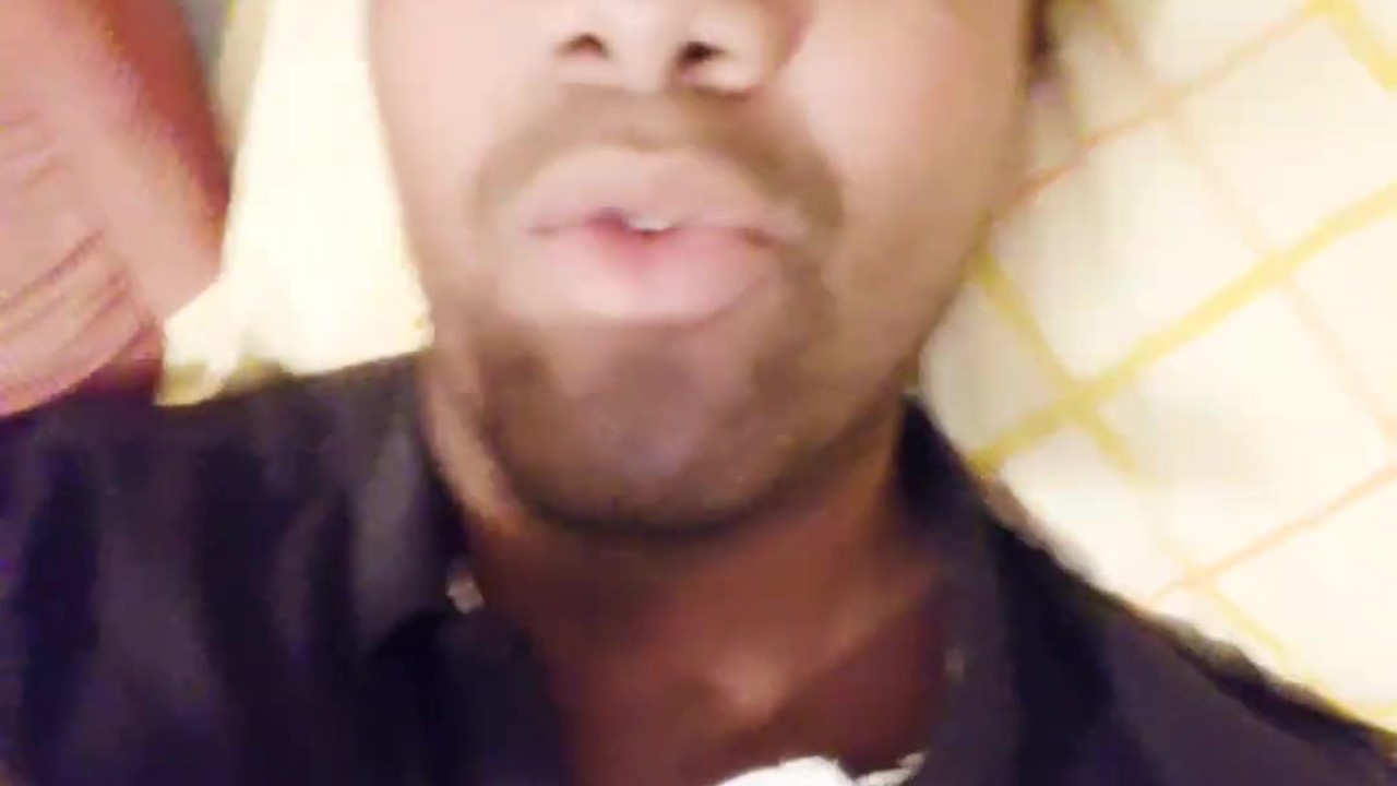 Gay Guy Shows Off His Booty