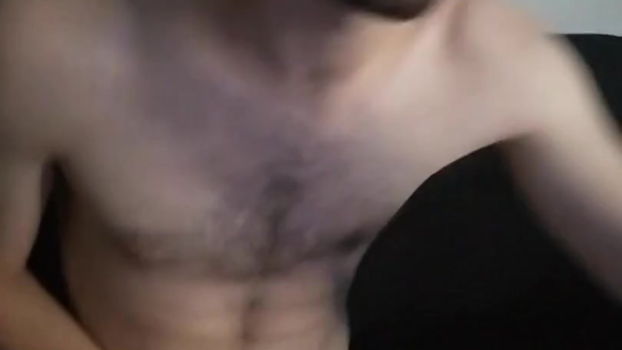 Guy Masturbates in Solo Self-Service Action