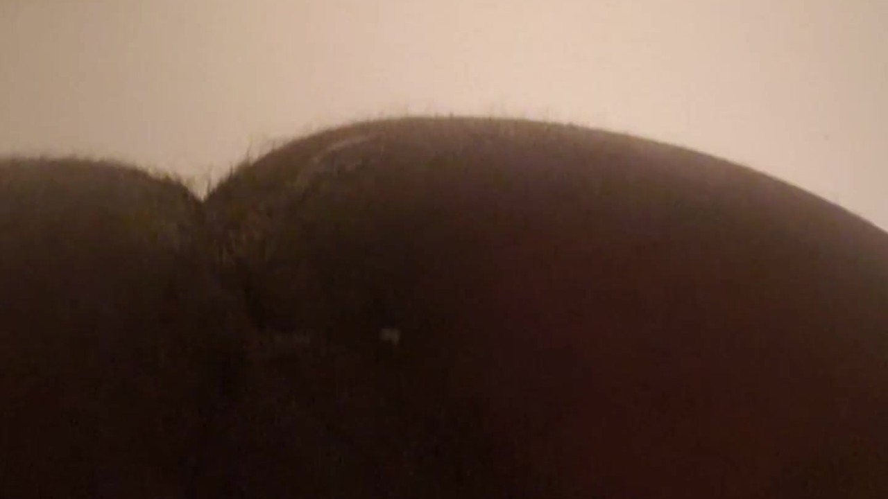 Guy Uses Dildo for Solo Masturbation