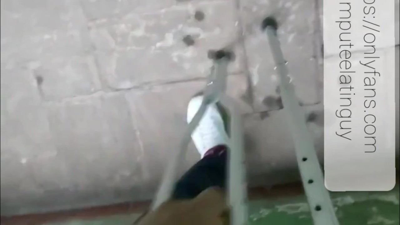 Amputee Guy Climbs Stairs Solo