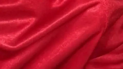 Hunky Guy in Boxing Shorts Exposes Bulge