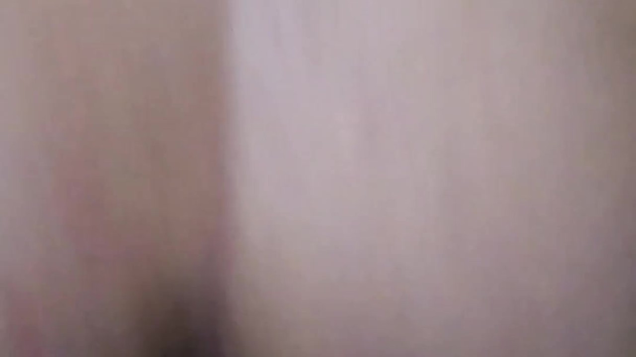Guy Stretches Himself with Sex Toy