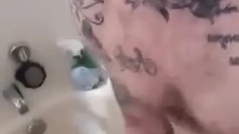 Jaxxon L Sins Masturbates in Shower