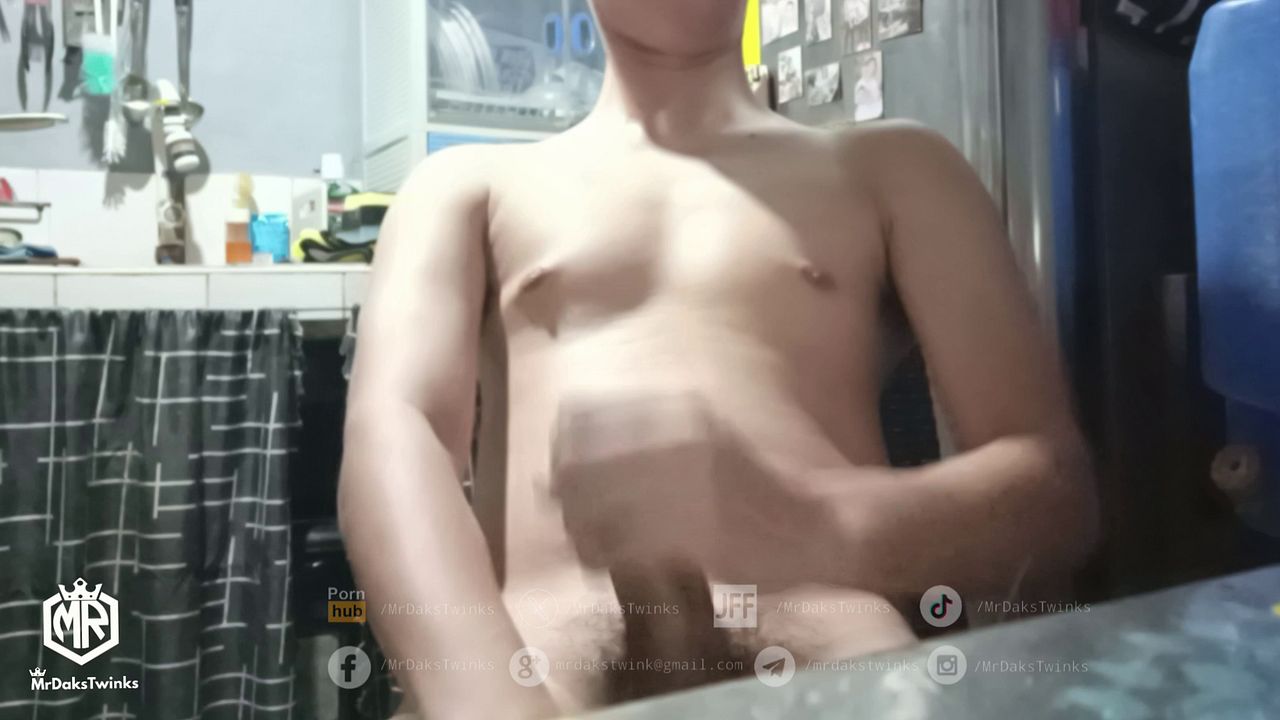 Asian Twink Enjoys Long Lasting Sex
