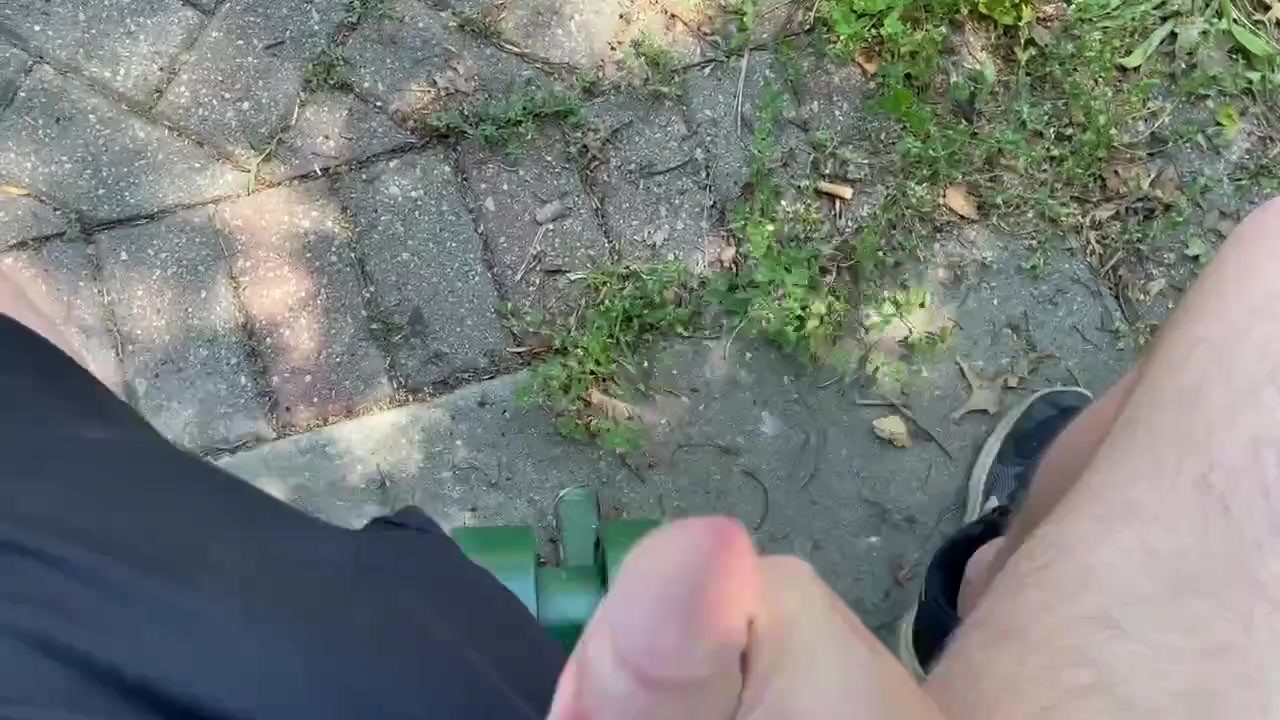 Public Pissing and Cum Play