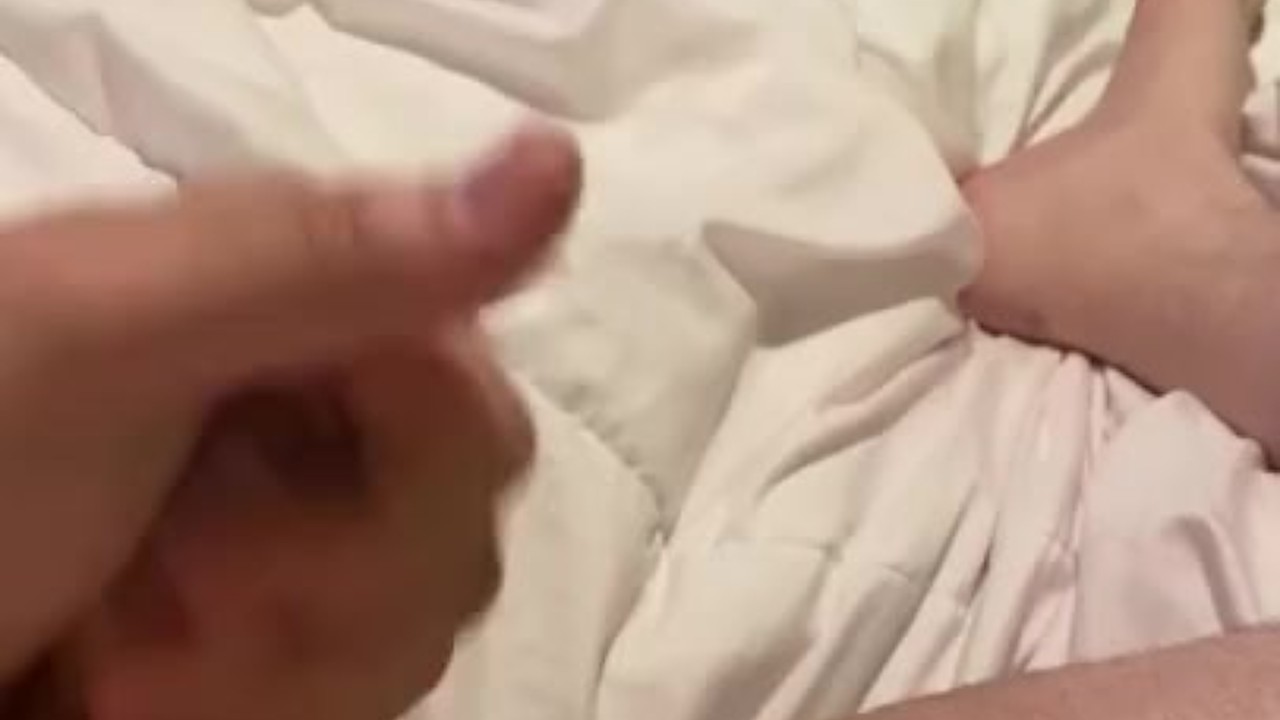 Solo Guy Jerks Off with Big Cumshot