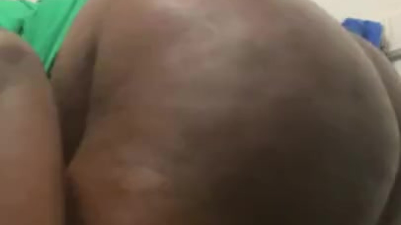 Gay Guy Shakes His Ass in Tease