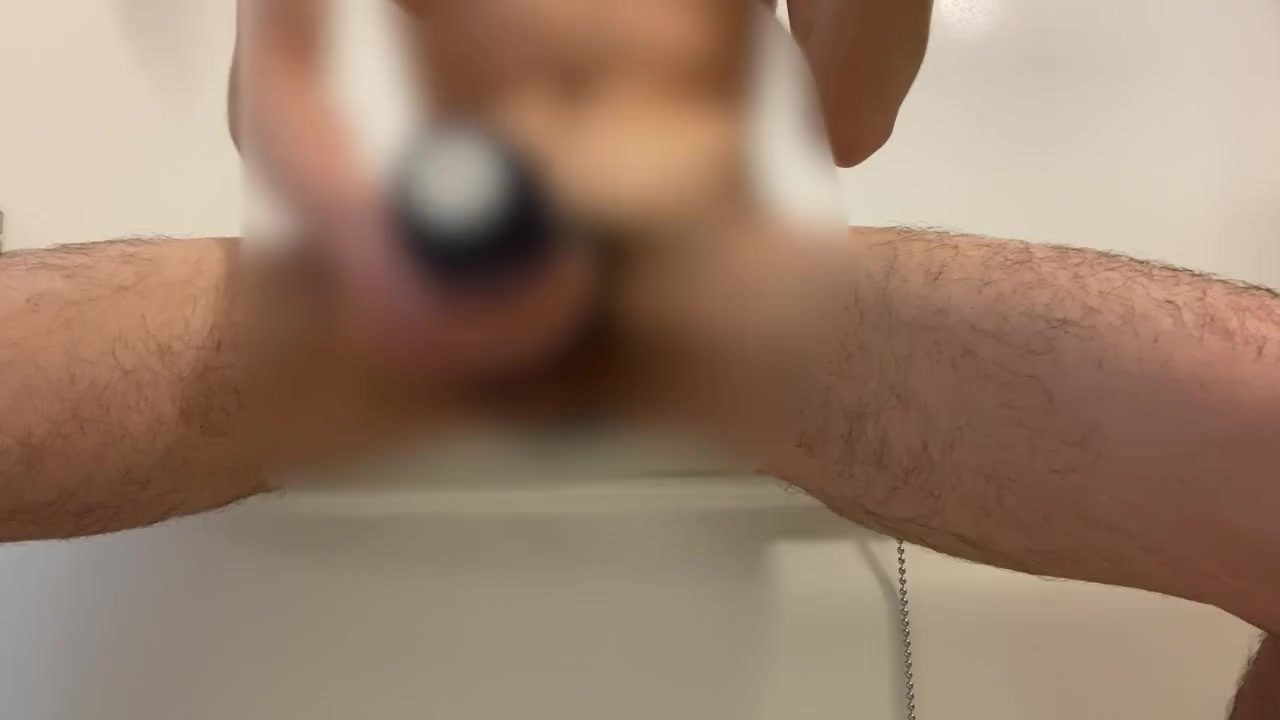 Solo Guy Masturbates in Bathroom