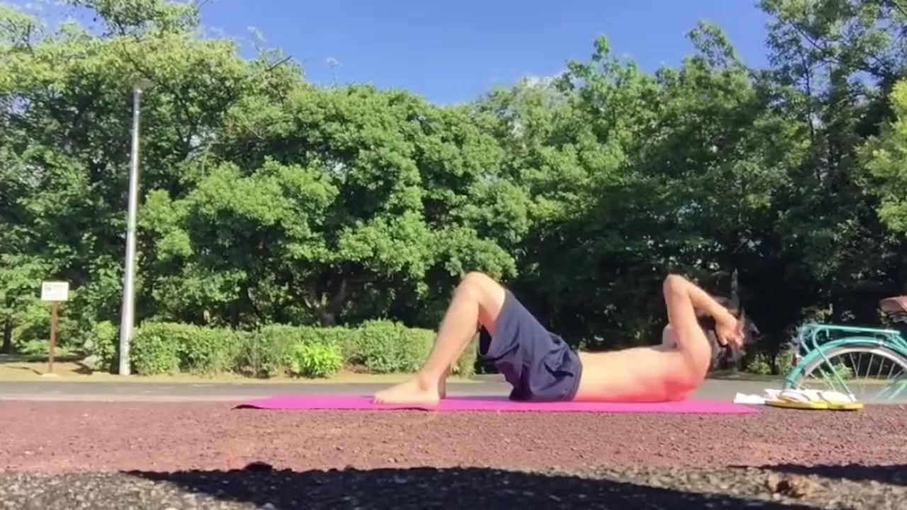 Japanese Idol Masturbates Outdoors on Mattress