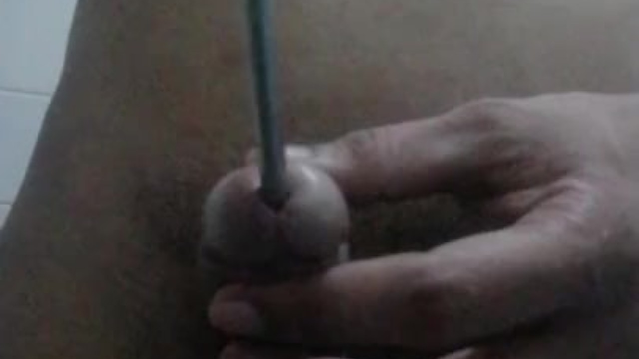 Gay Newcomer's Debut Solo Masturbation