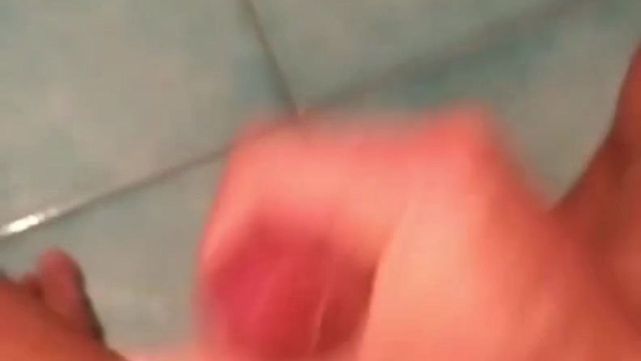 Straight Guy Cums in Gay Encounter