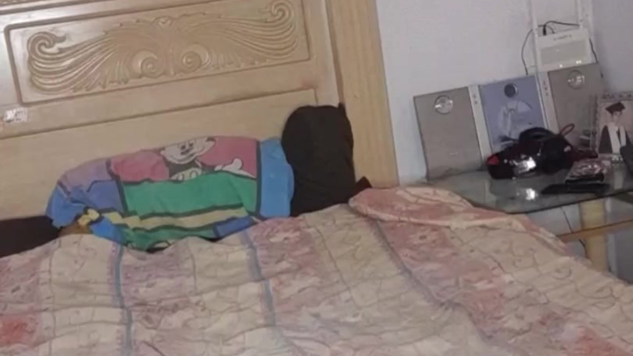 Hairy Guy Uses Dildo for Anal Play