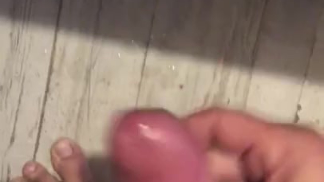 Guy Jerks Off in Morning