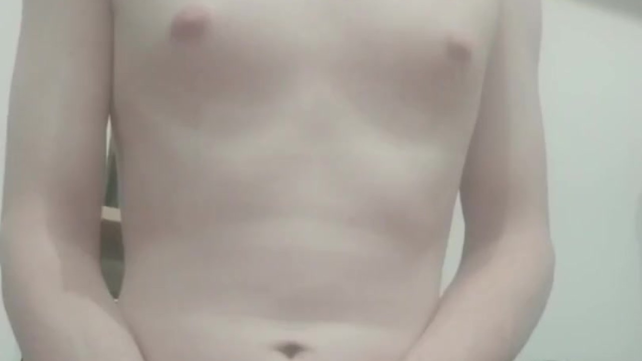 Guy Cums Handsfree After Quick Ride