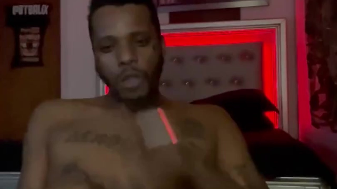 Gay Guys Choose Left or Right for Oral Fun