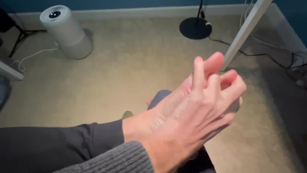 Guy Shows Off His Feet Close Up