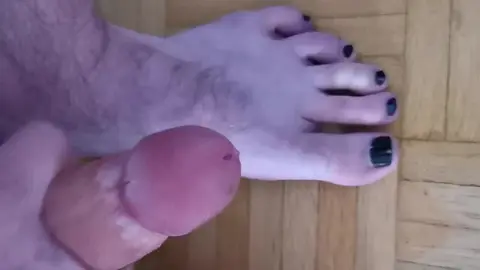 Sissy Boy Cums on His Own Feet