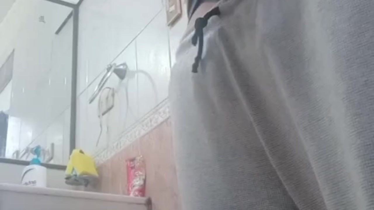 Horny Guy Gets Sucked Immediately
