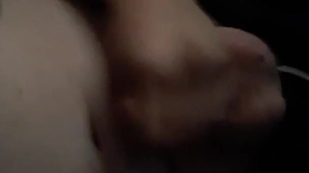 Guy Masturbates to Orgasm Alone
