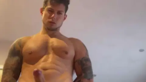 OnlyFans Model Cums Hands-Free While Talking Dirty