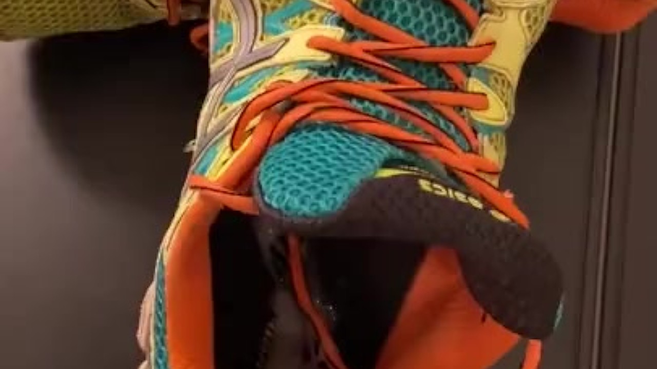 Gay Friends Share Sneakers and Blowjobs