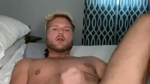Frat Guy Gives Intense Solo Performance