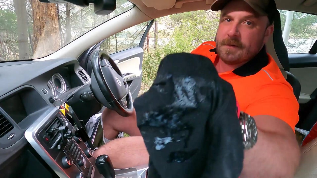 Bearish Tradesman Ejaculates in Car