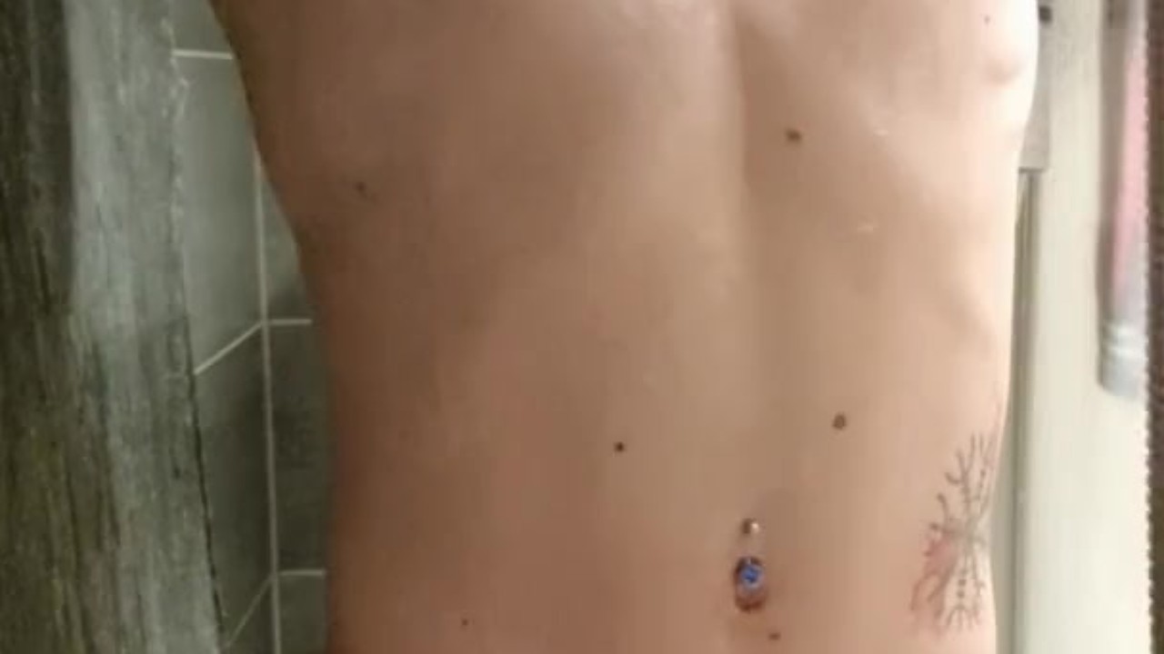 Twink Masturbates in Shower