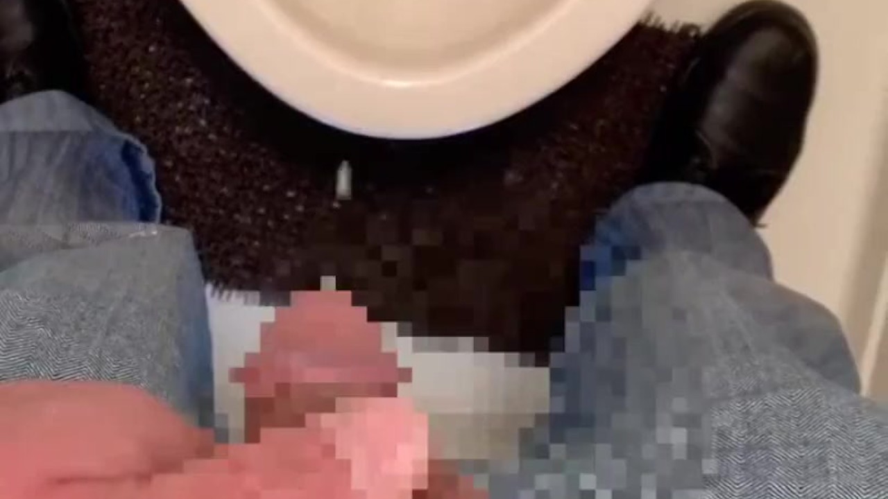 Gay Guy Practices Pee Hygiene