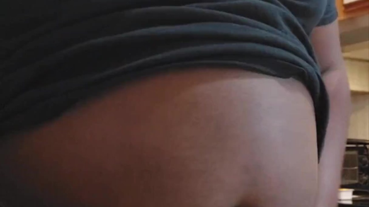 Horny Guy Masturbates While Home Alone