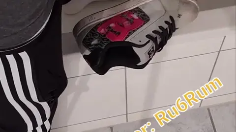 Guy Cums on Skater Shoes