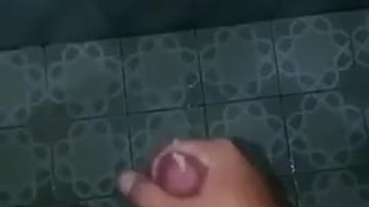 Guy Cums and Milks Himself