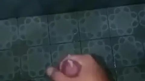 Guy Cums and Milks Himself