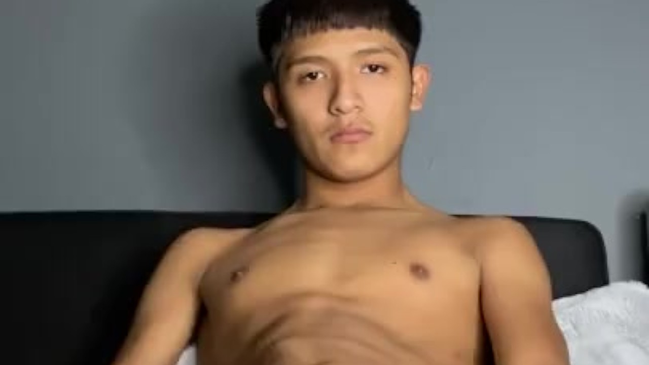 Solo Guy Jerks Off in Full Length Video