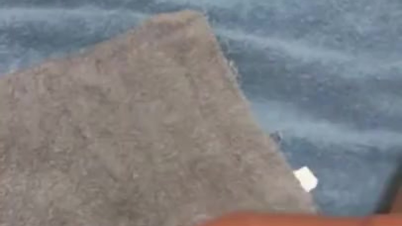 Quick Solo Jerkoff Ends in Fast Cum