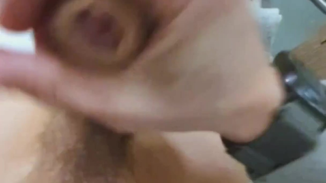 Scottish Bottom Gets Cumshot from Top