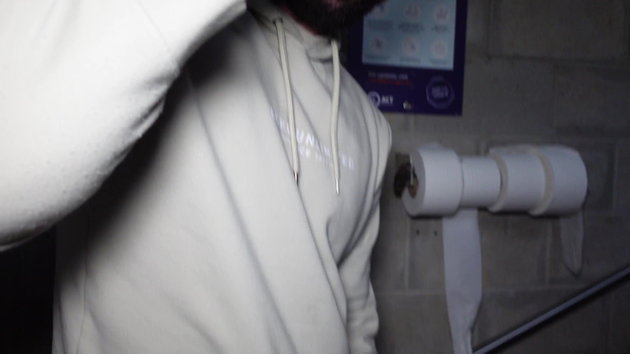 Stud Jerks Off in Public Toilet